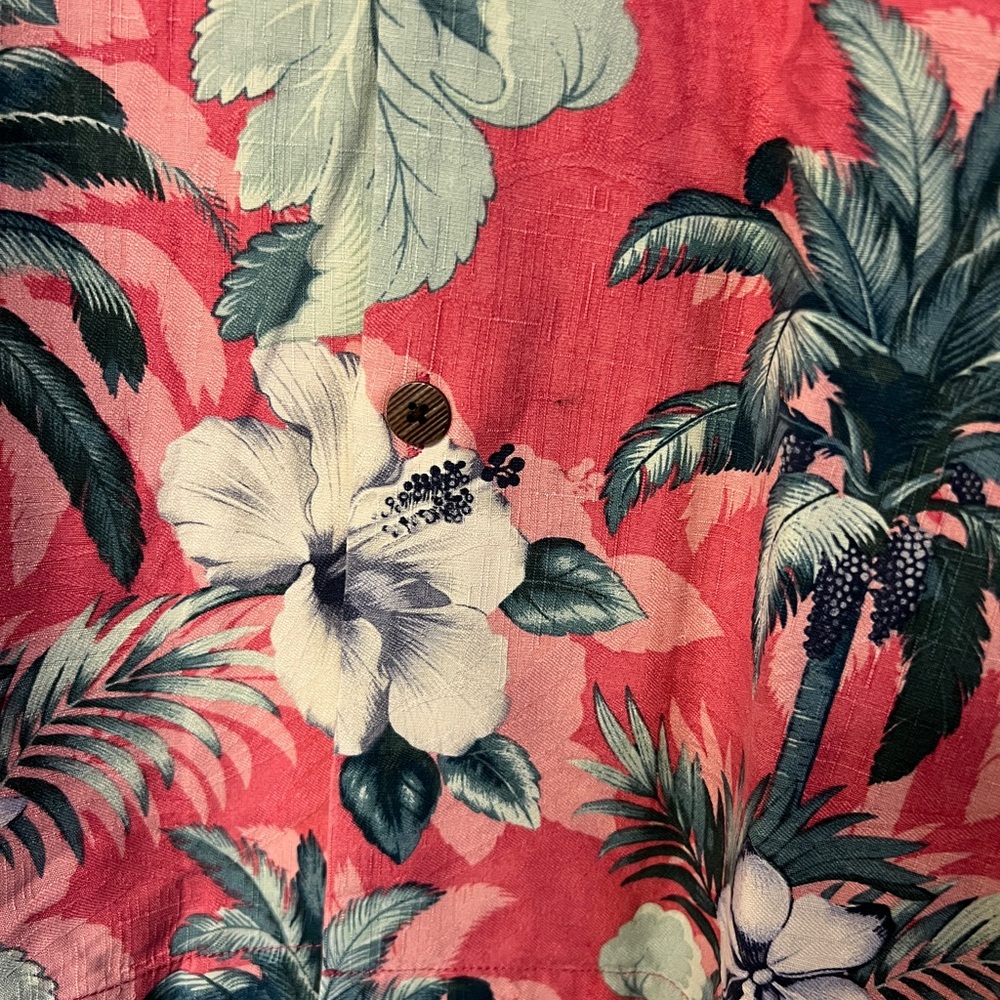 Vintage Tommy Bahama 100% Silk Pink Floral Hawaiian Shirt - Picture 6 of 7